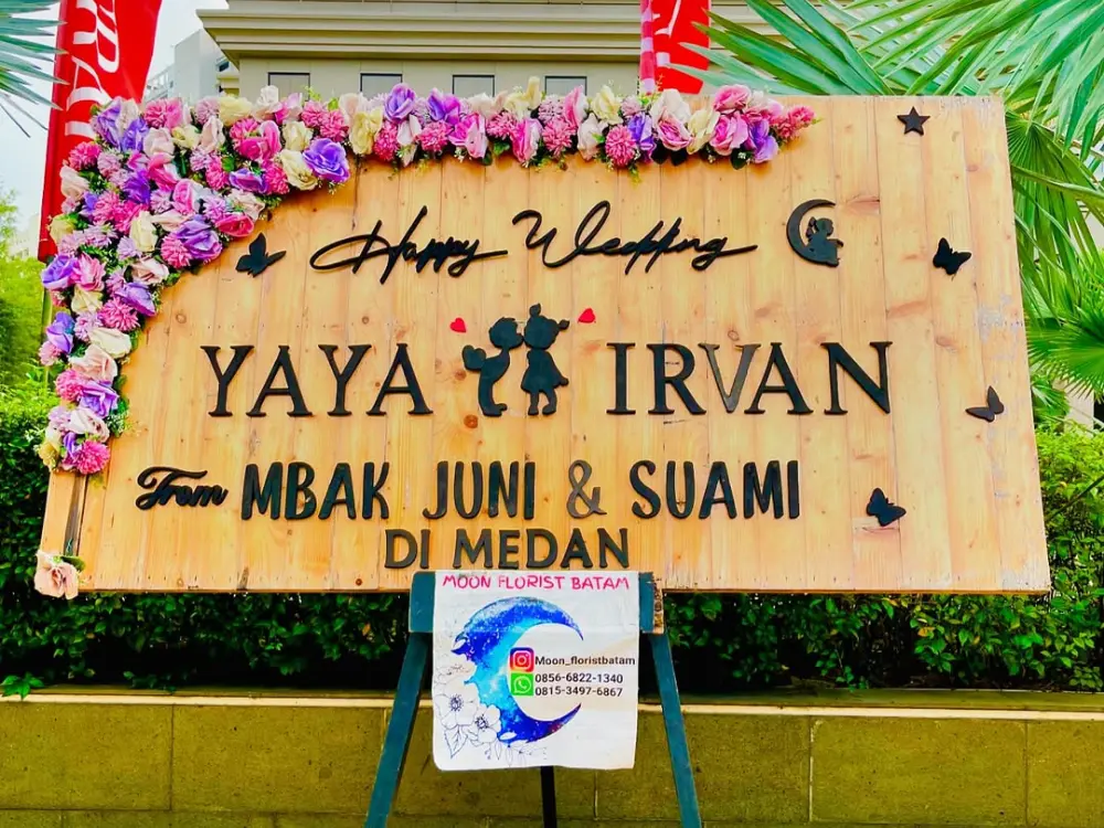Karangan Bunga Papan Pernikahan Batam Centre